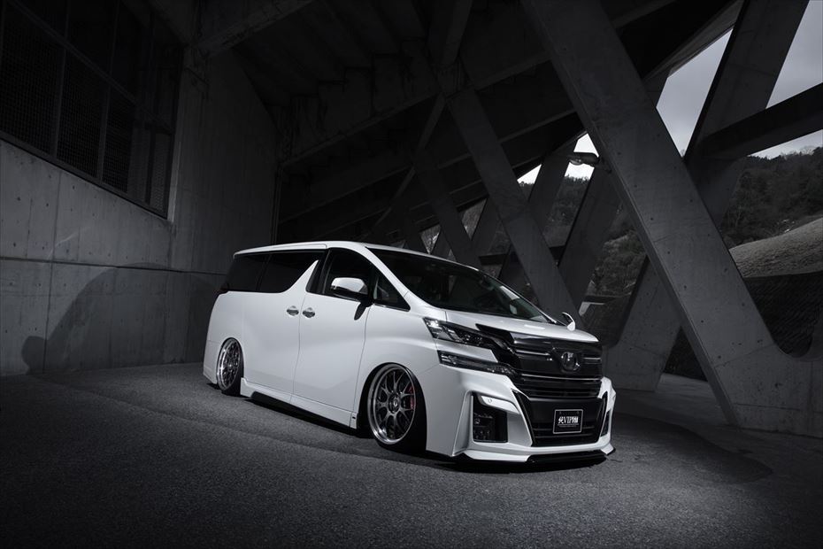 Toyota Vellfire AIMGAIN Pure VIP exhaust finisher