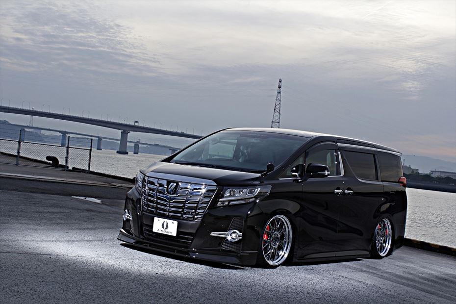 Toyota Alphard AIMGAIN Pure VIP exhaust tips