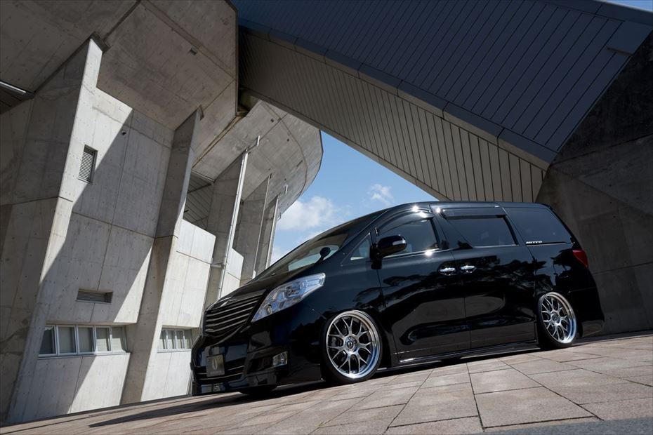 Toyota Alphard AIMGAIN Pure VIP exhaust finisher