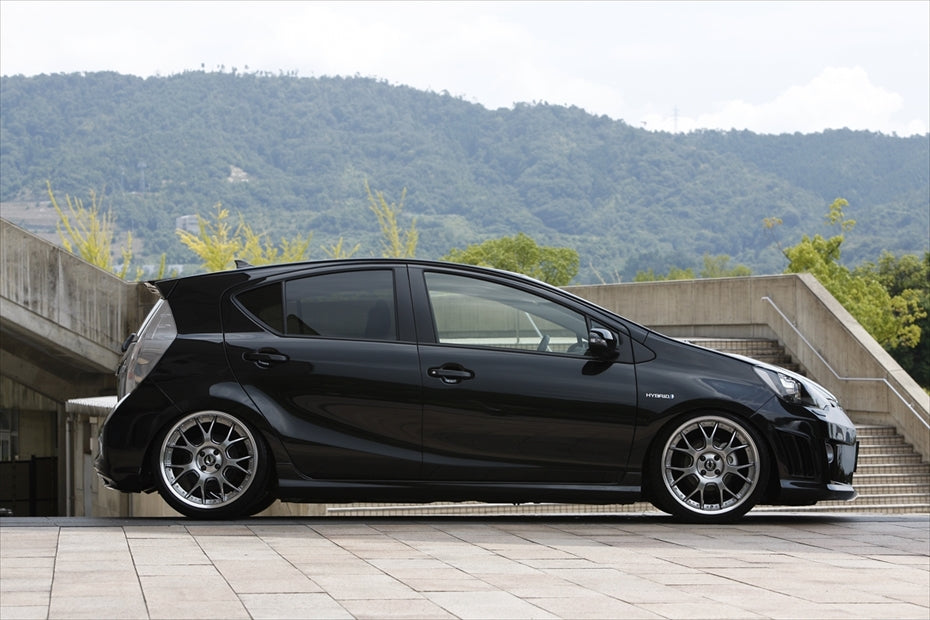 Toyota AQUA AIMGAIN Nhp10 rear wing - image 9